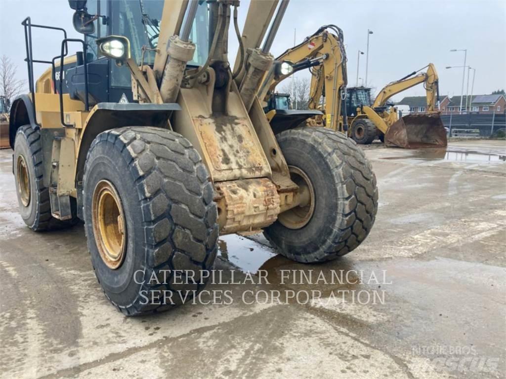 CAT 966M Incarcator pe pneuri