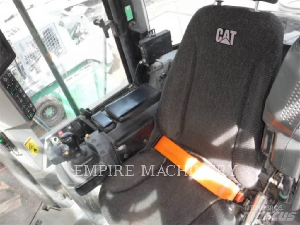 CAT 966M Incarcator pe pneuri