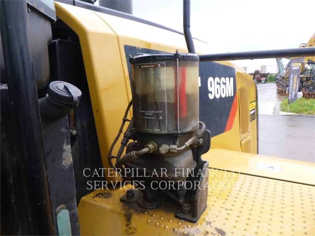 CAT 966M Incarcator pe pneuri