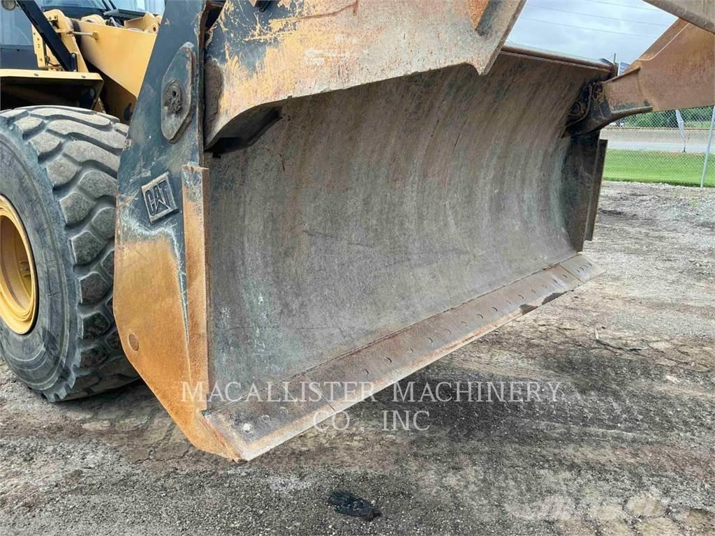CAT 966M Incarcator pe pneuri
