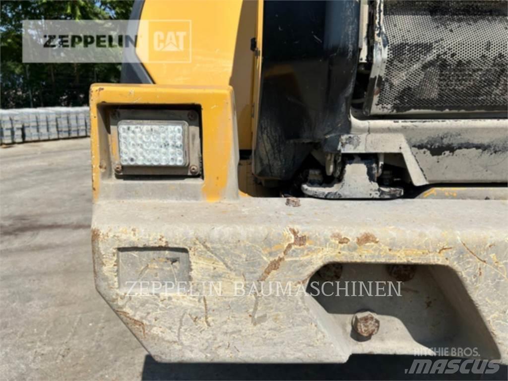 CAT 966M Incarcator pe pneuri