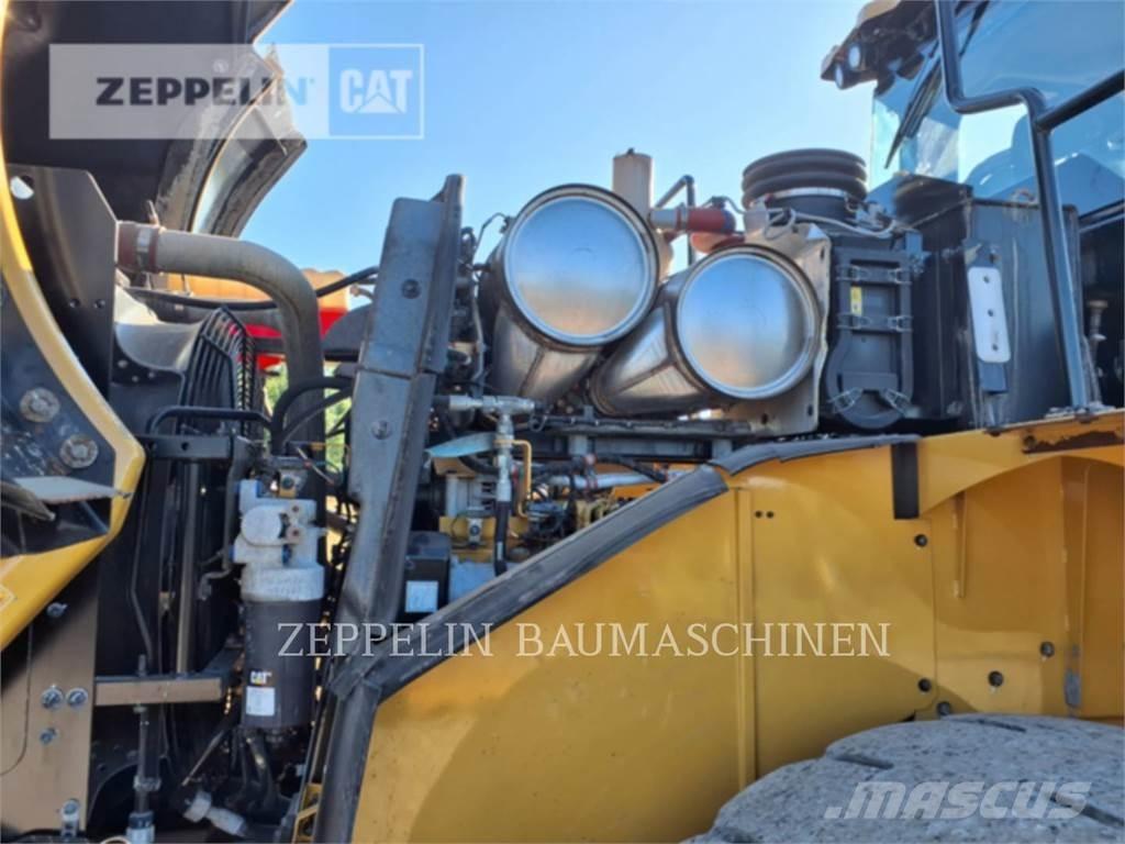 CAT 966M Incarcator pe pneuri