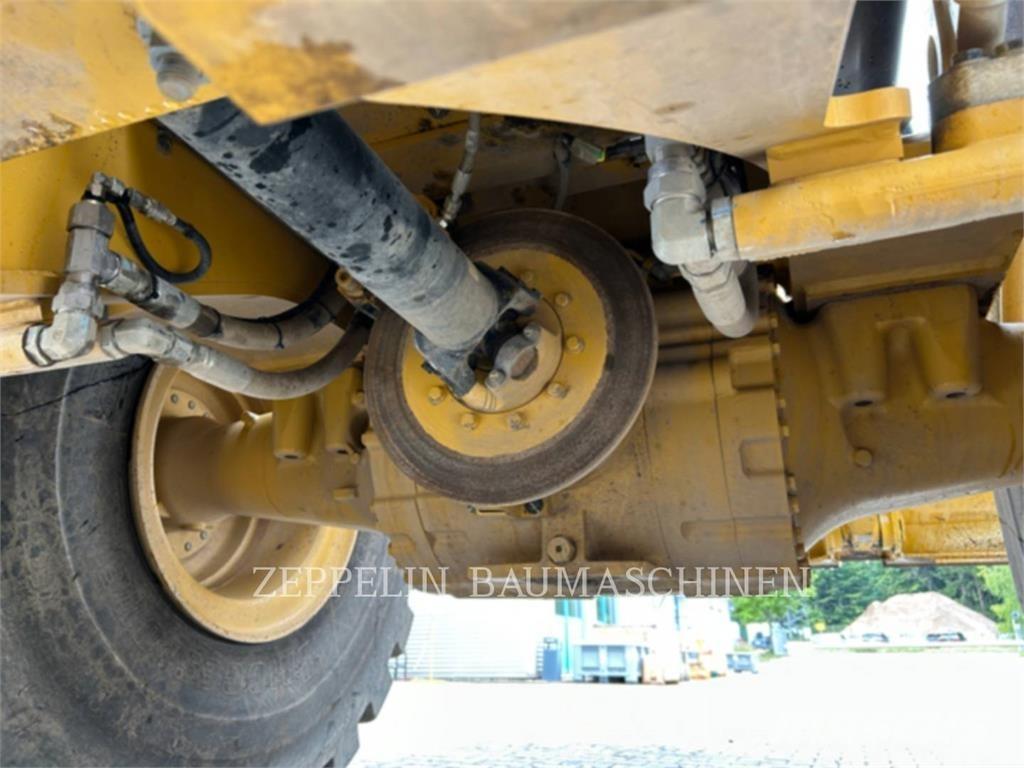 CAT 966M Incarcator pe pneuri