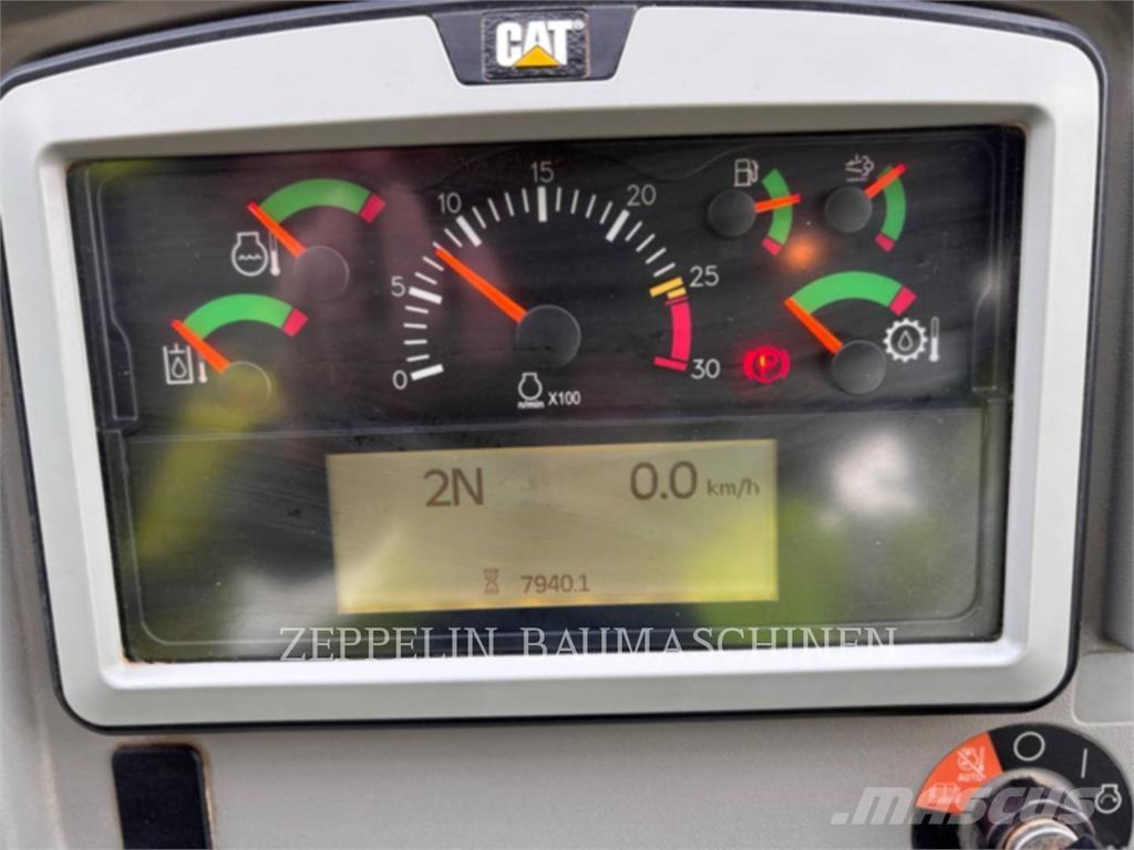 CAT 966M Incarcator pe pneuri