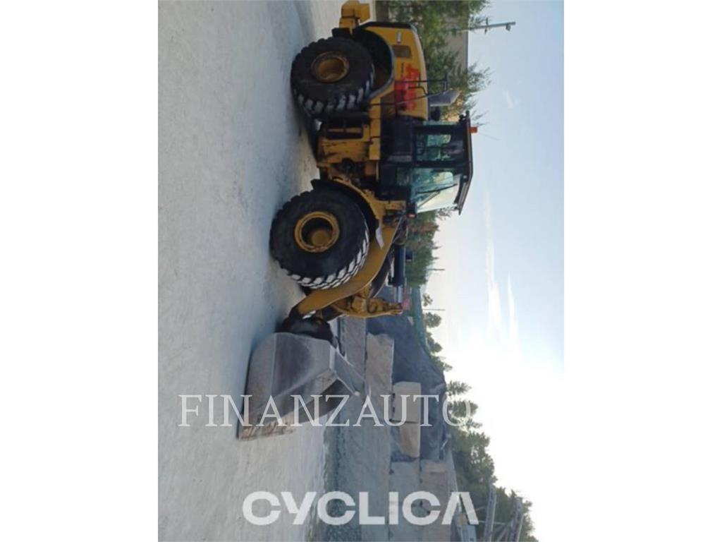 CAT 966M Incarcator pe pneuri