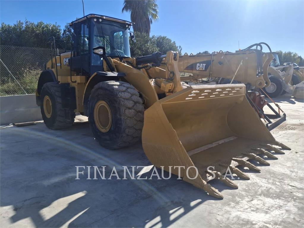 CAT 966M Incarcator pe pneuri