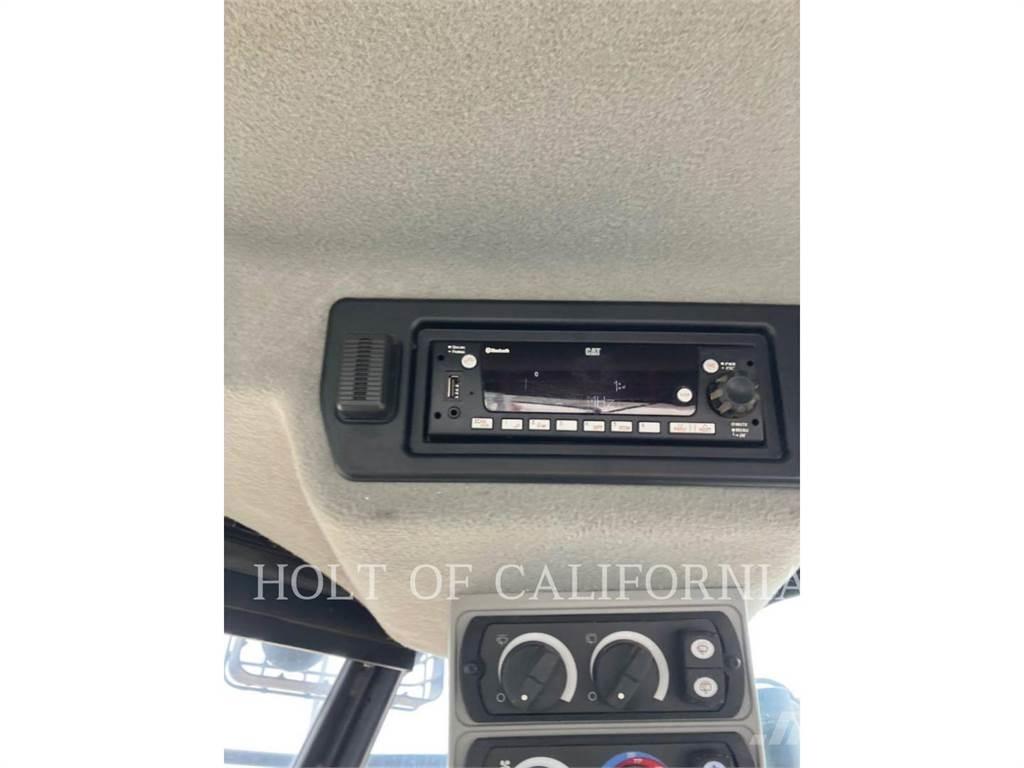 CAT 966M HL Incarcator pe pneuri