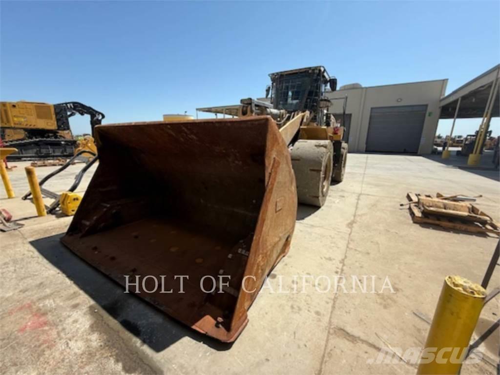 CAT 966M HL Incarcator pe pneuri