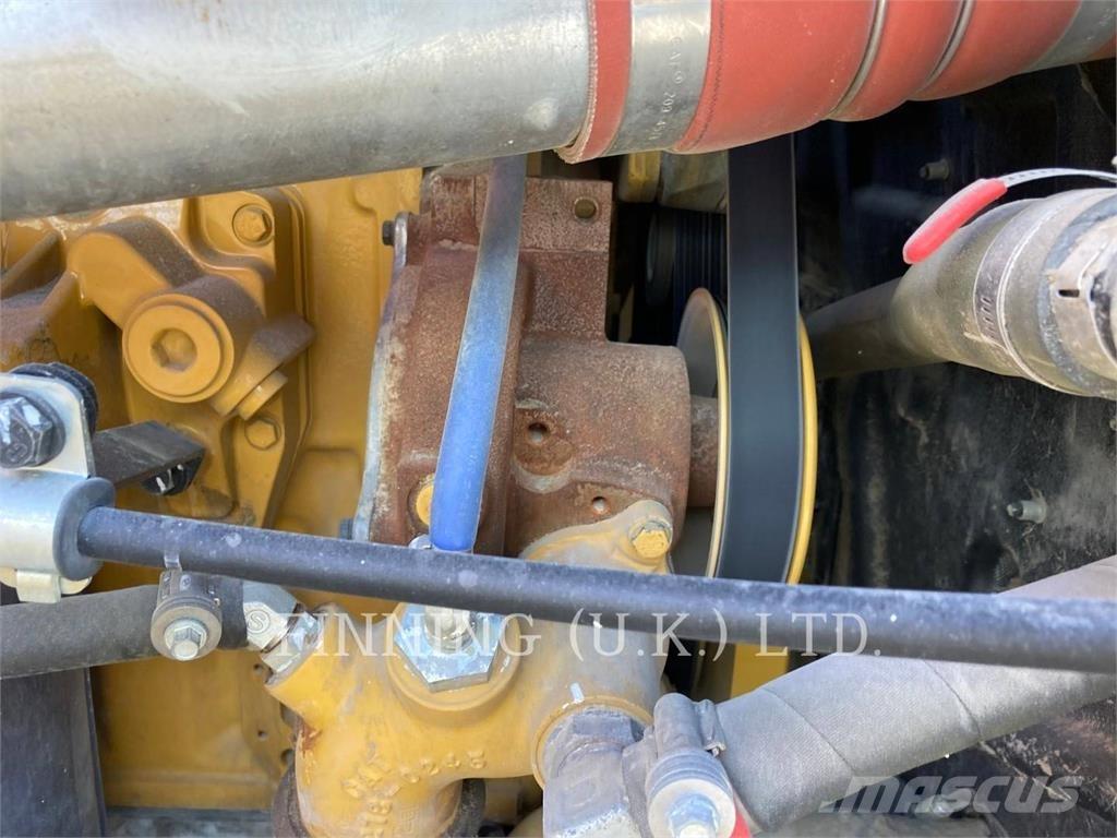 CAT 966M HL Incarcator pe pneuri