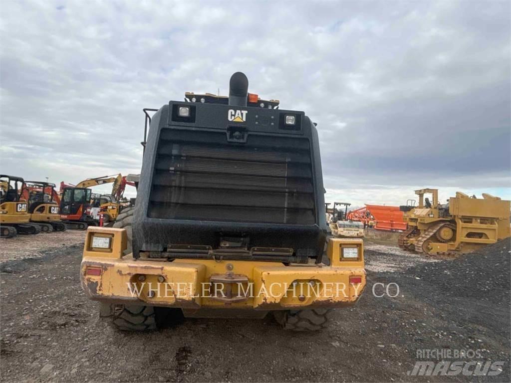 CAT 966M QC 3V Incarcator pe pneuri