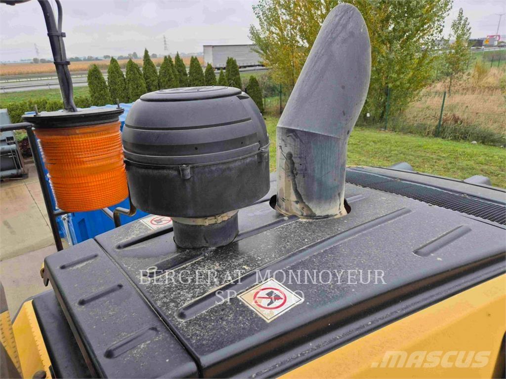 CAT 972 Incarcator pe pneuri