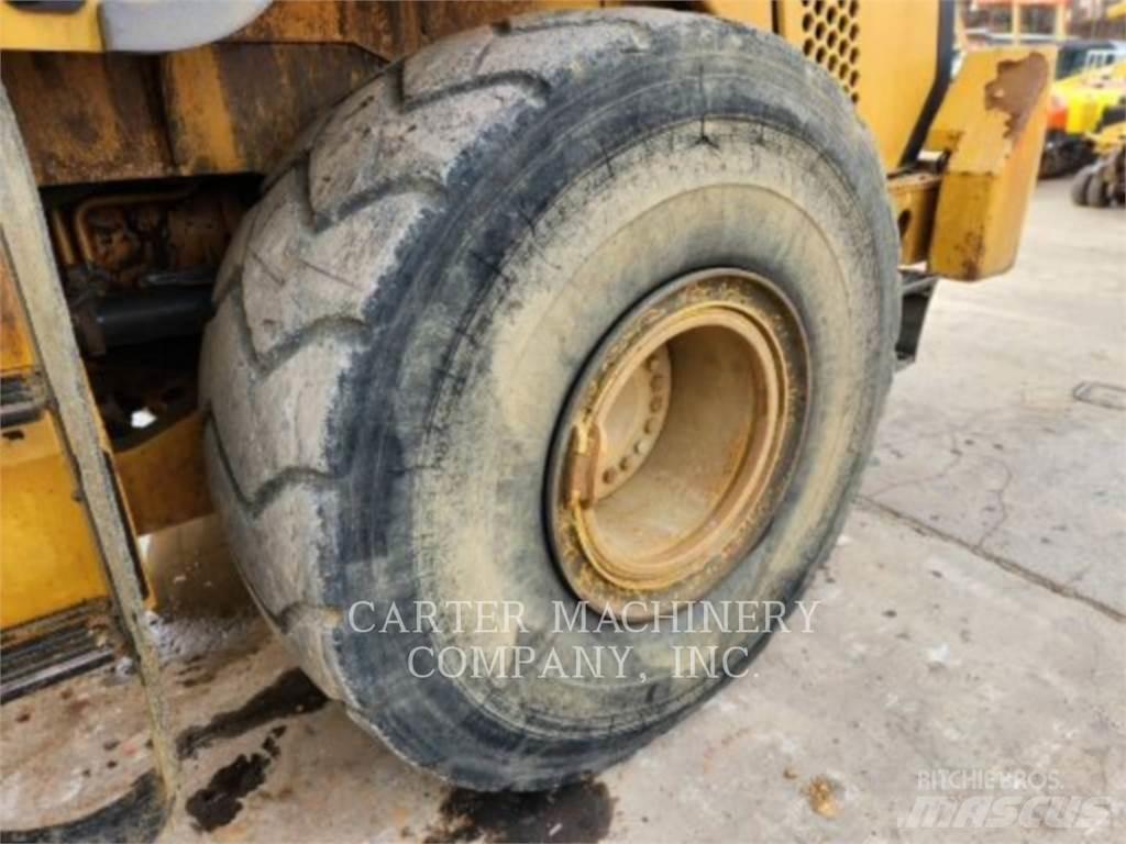 CAT 972K Incarcator pe pneuri