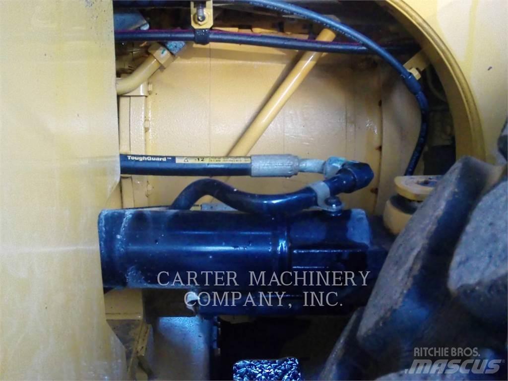 CAT 972M Incarcator pe pneuri