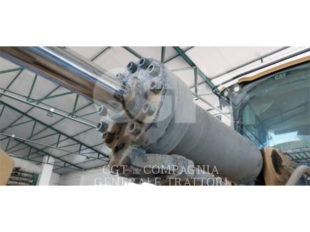 CAT 972M Incarcator pe pneuri