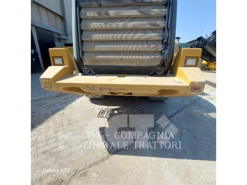 CAT 972M Incarcator pe pneuri
