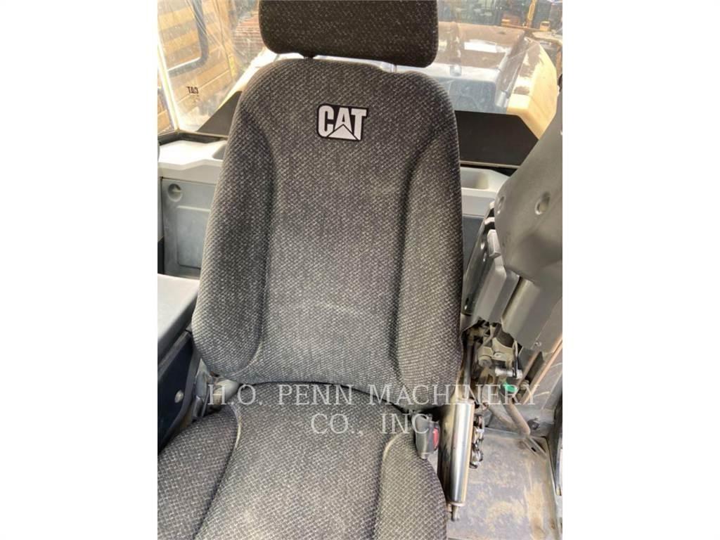 CAT 972M Incarcator pe pneuri