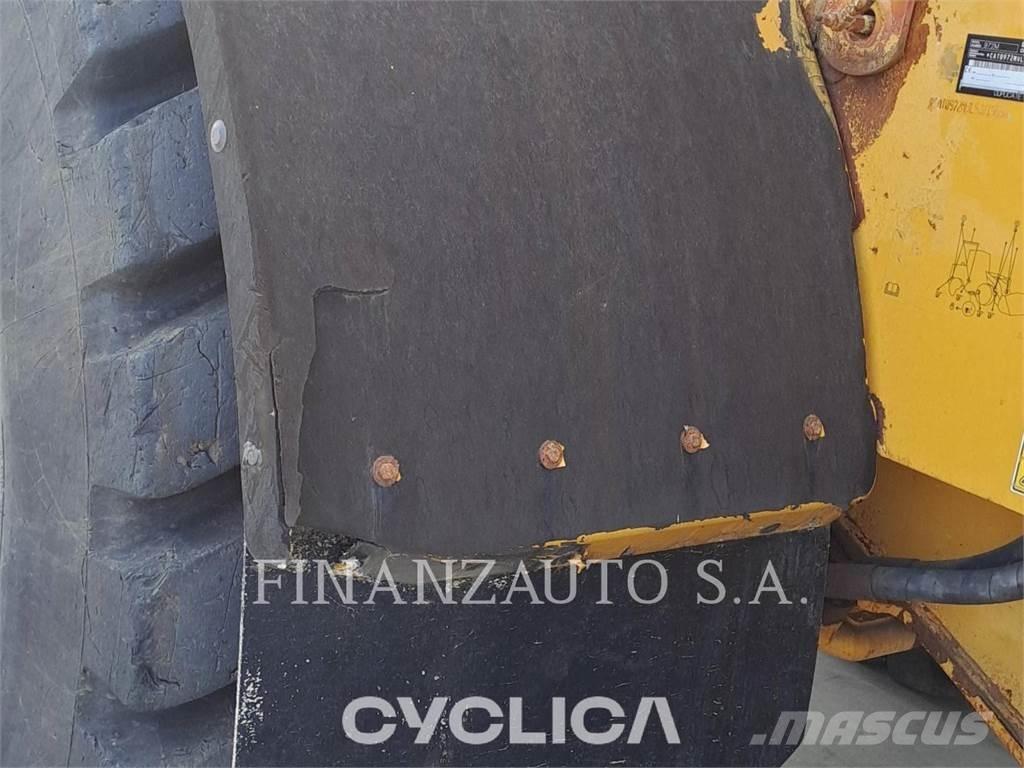 CAT 972M Incarcator pe pneuri