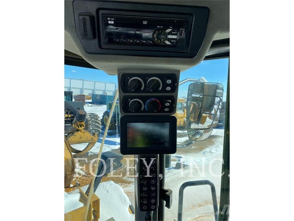 CAT 972M Incarcator pe pneuri