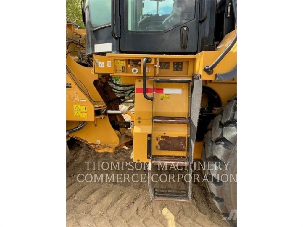 CAT 972M Incarcator pe pneuri
