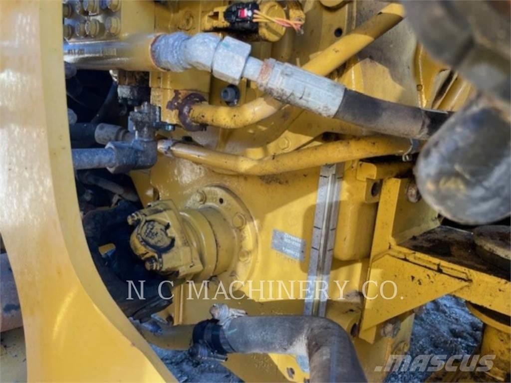 CAT 972M Incarcator pe pneuri
