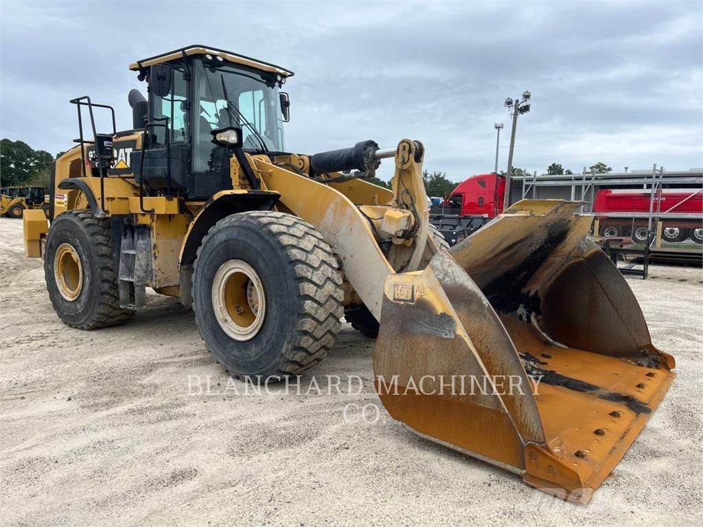 CAT 972M Incarcator pe pneuri