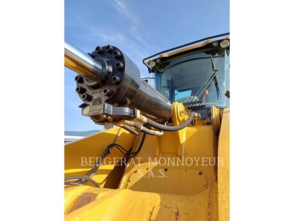CAT 972M XE Incarcator pe pneuri