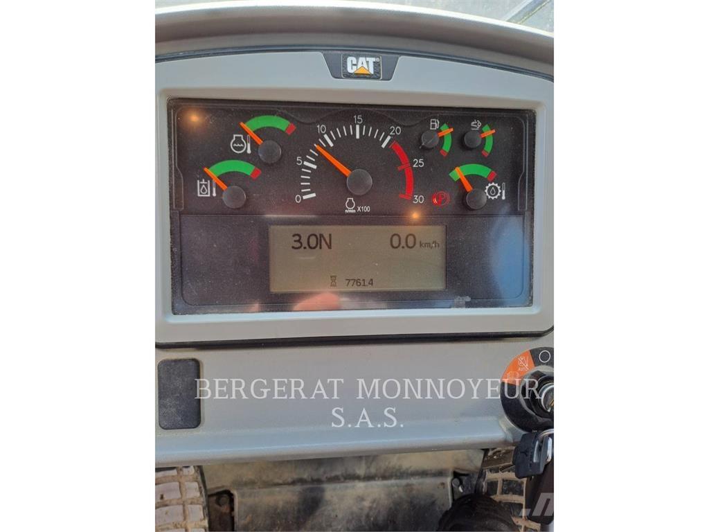 CAT 972M XE Incarcator pe pneuri