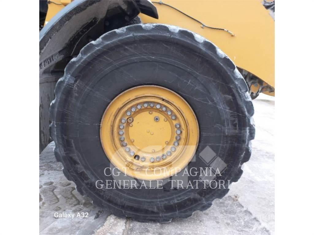 CAT 980M Incarcator pe pneuri