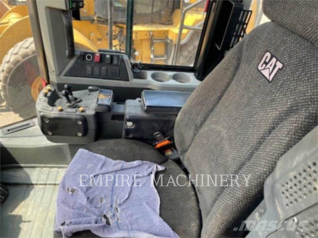 CAT 980M Incarcator pe pneuri