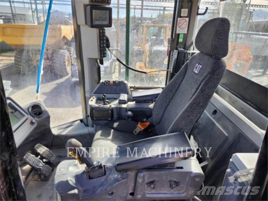 CAT 980M Incarcator pe pneuri