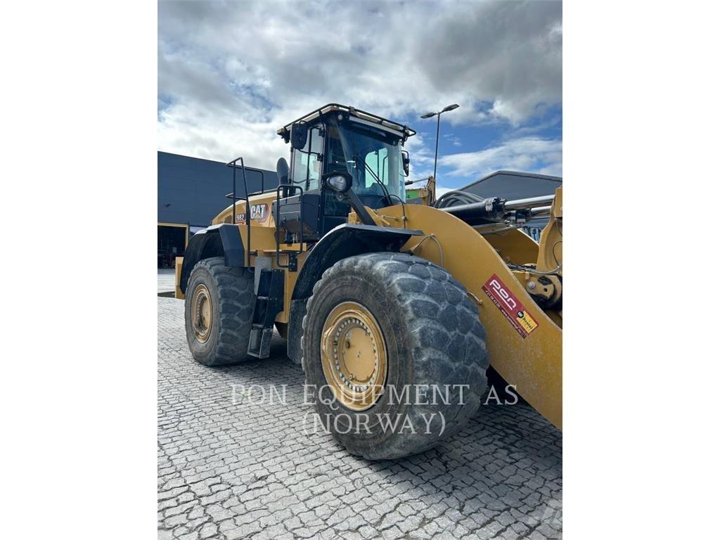 CAT 982-14 Incarcator pe pneuri