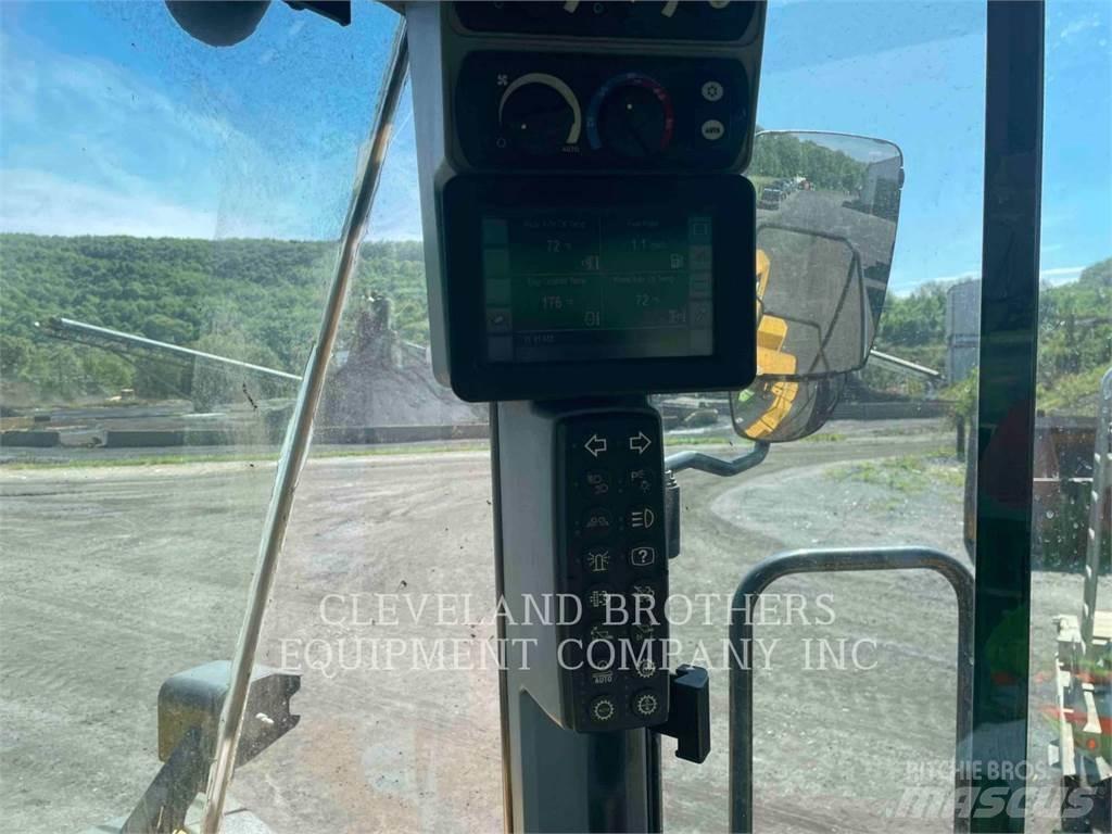 CAT 982M Incarcator pe pneuri
