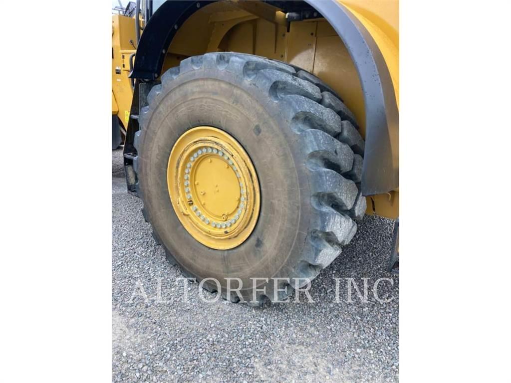 CAT 982M Incarcator pe pneuri