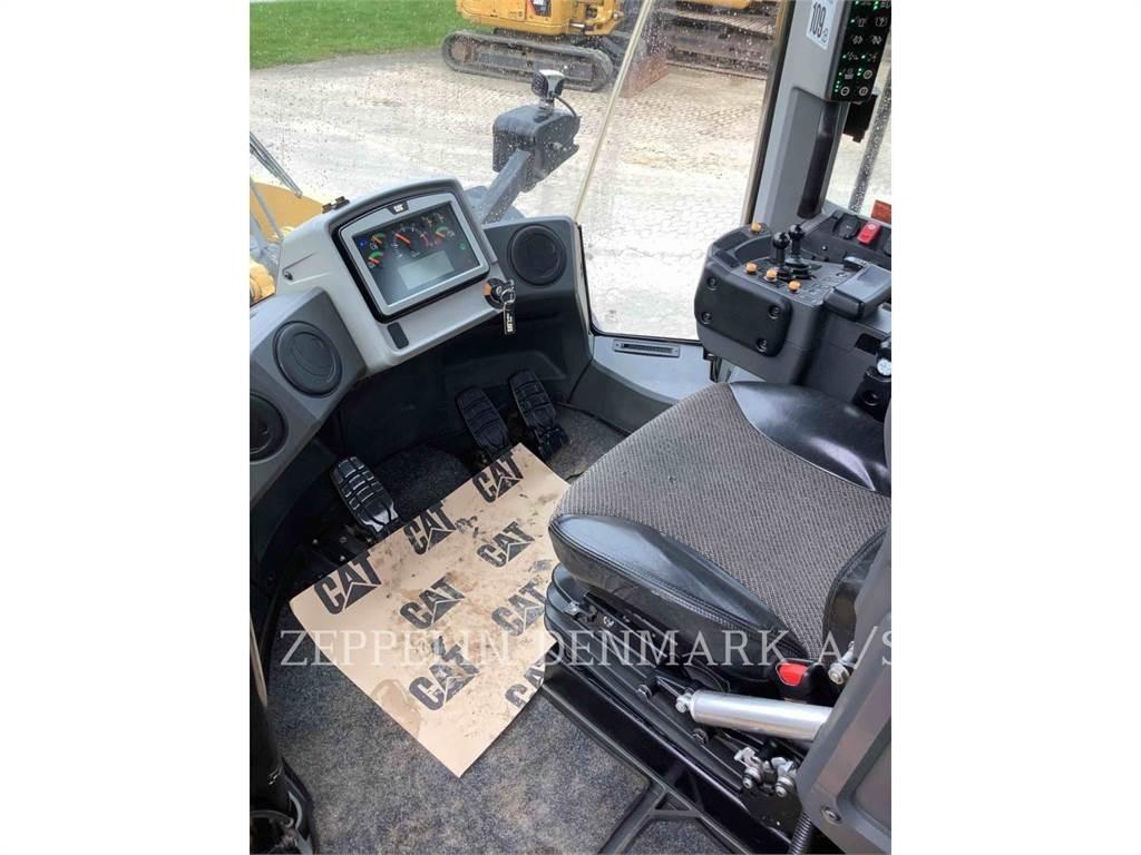 CAT 982M Incarcator pe pneuri