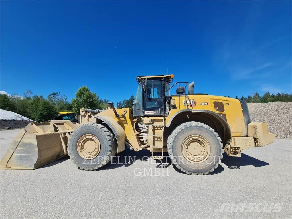CAT 982M Incarcator pe pneuri