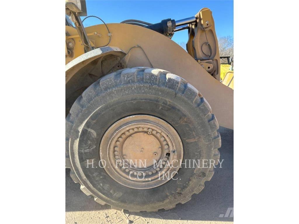 CAT 982M Incarcator pe pneuri