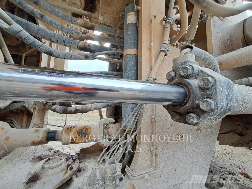 CAT 992K Incarcator pe pneuri