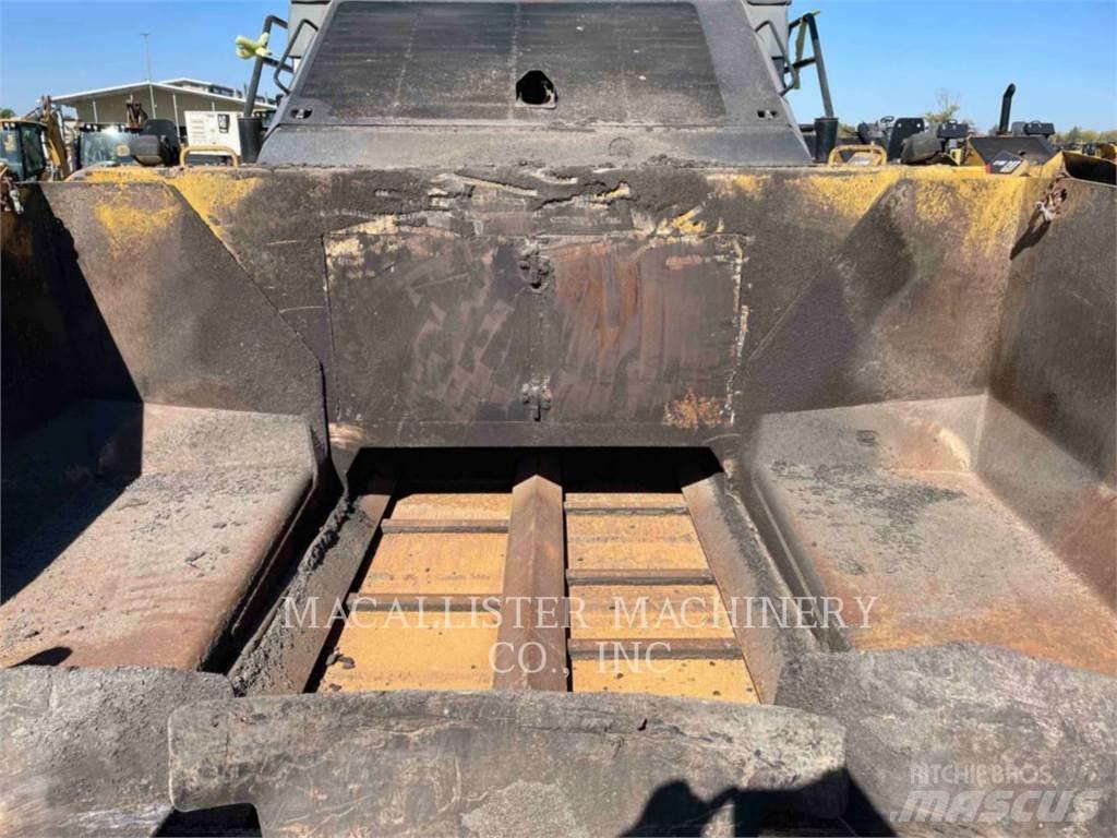 CAT AP1055F Pavatoare asfalt