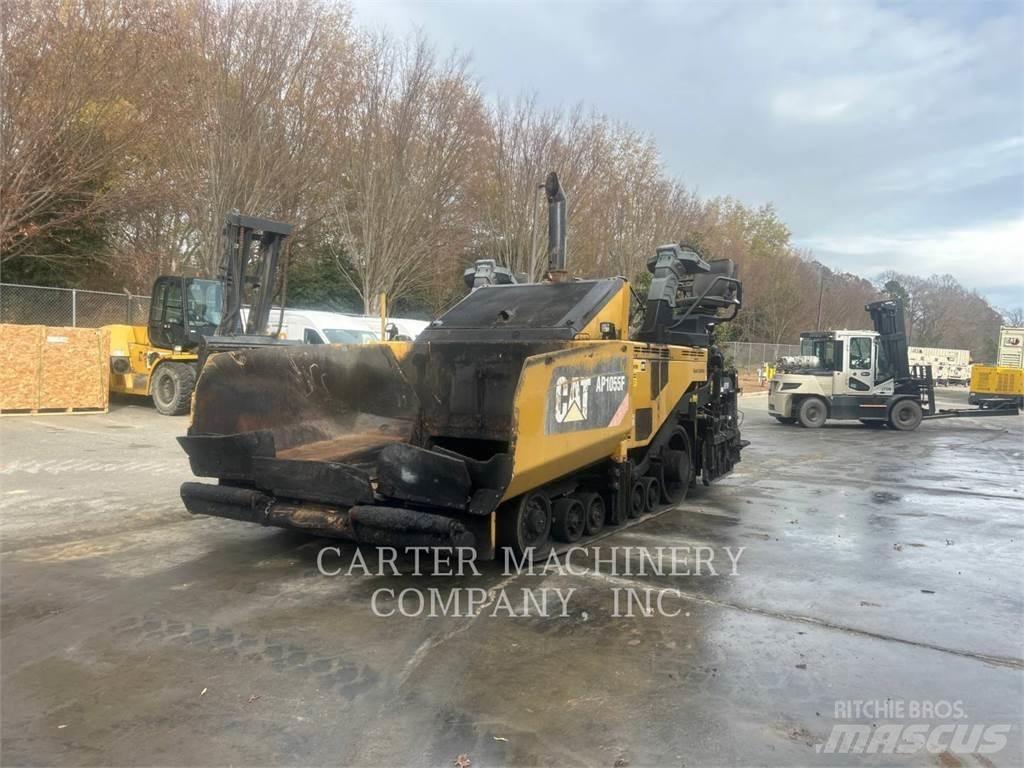 CAT AP1055F Pavatoare asfalt