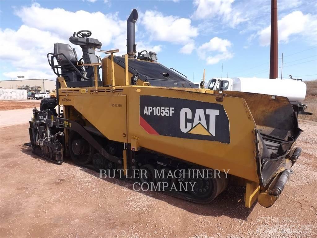 CAT AP1055F Pavatoare asfalt
