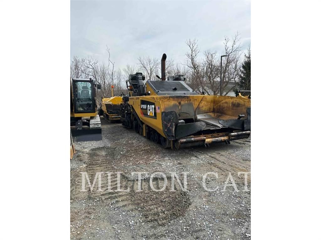 CAT AP1055F Pavatoare asfalt