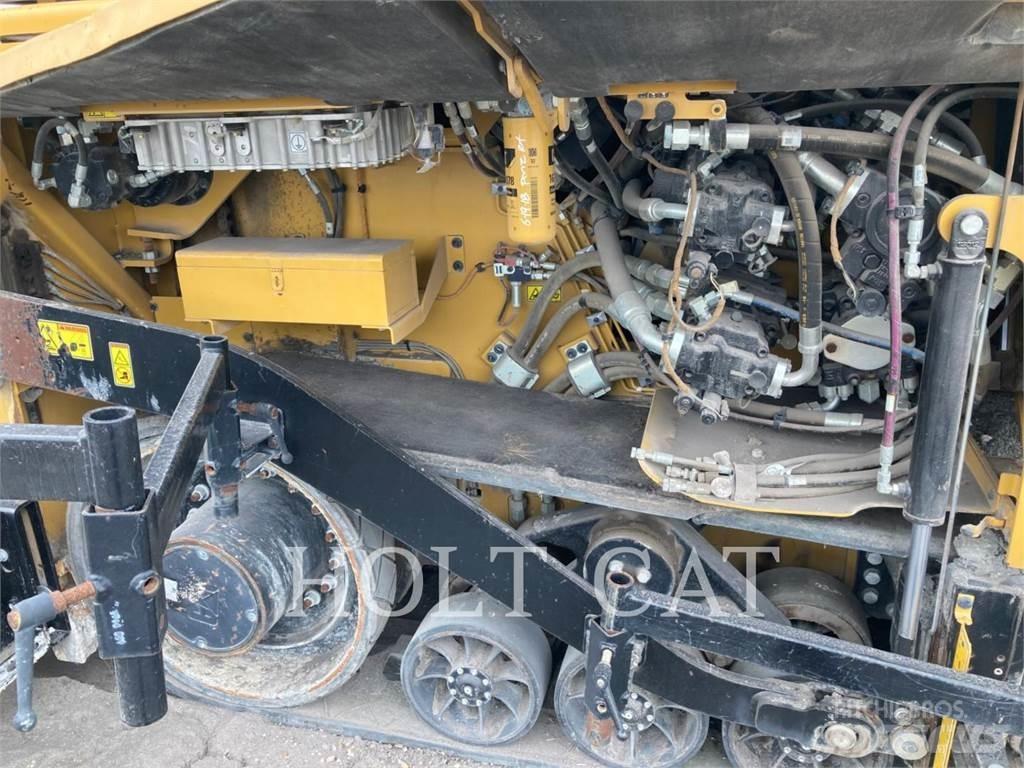 CAT AP1055F Pavatoare asfalt