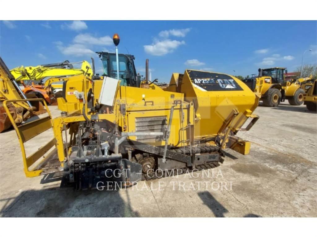 CAT AP255E Pavatoare asfalt