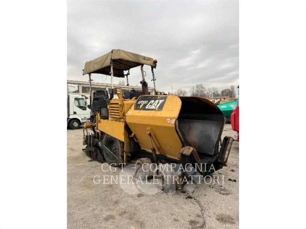 CAT AP300 Pavatoare asfalt