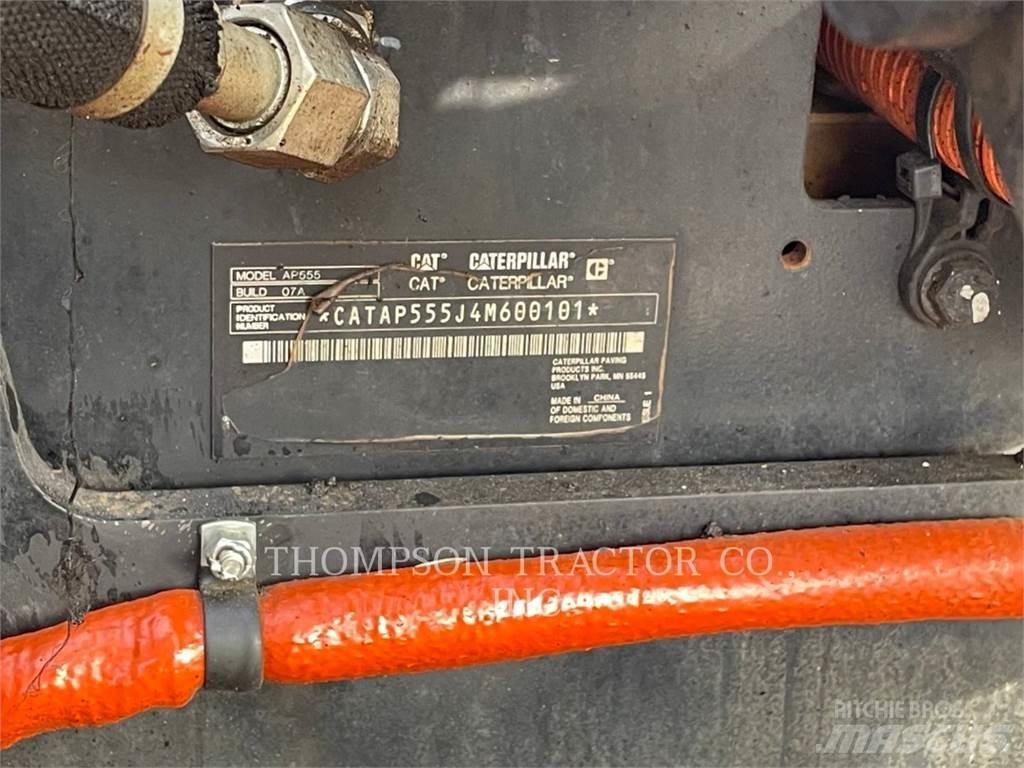 CAT AP555 Pavatoare asfalt