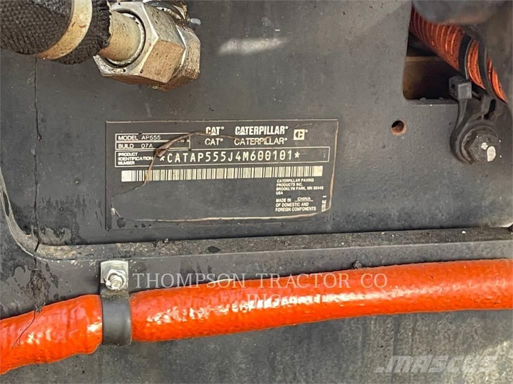 CAT AP555 Pavatoare asfalt