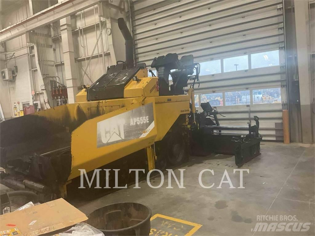 CAT AP555E Pavatoare asfalt