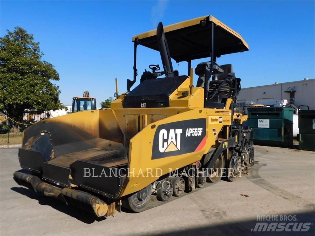 CAT AP555F Pavatoare asfalt