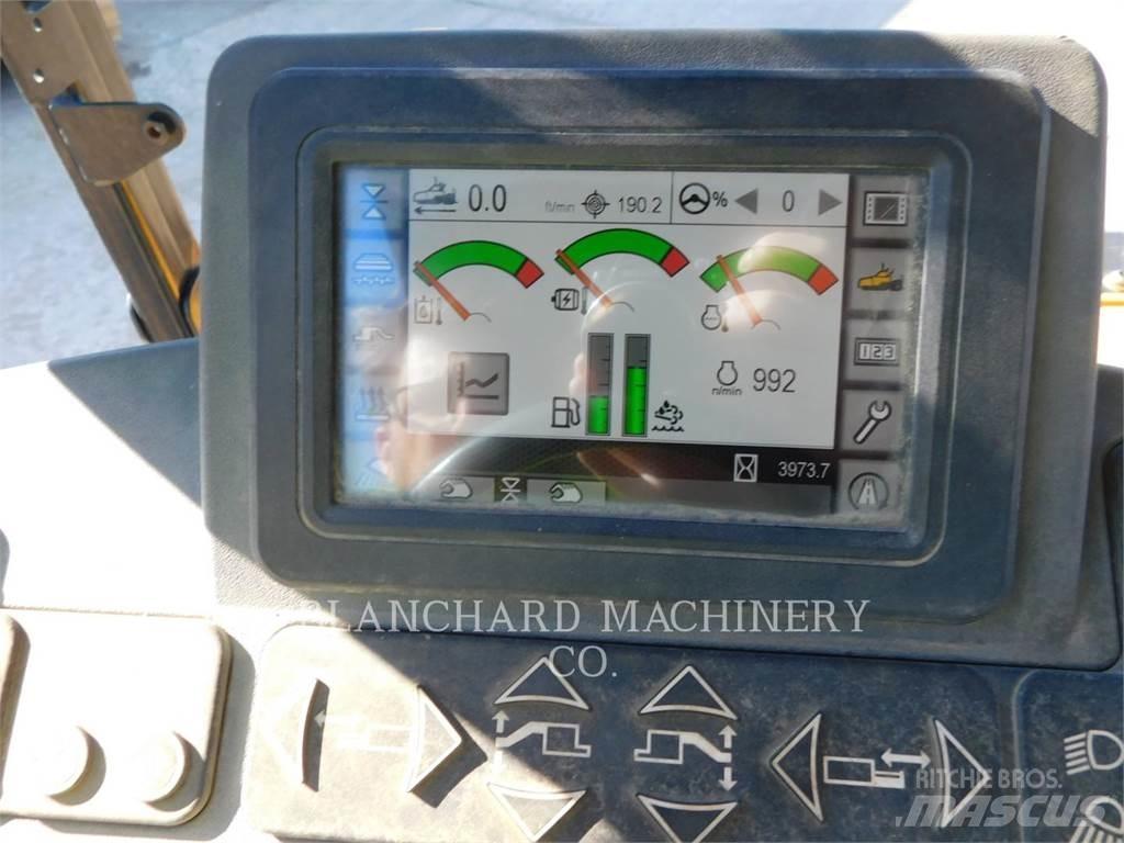 CAT AP555F Pavatoare asfalt