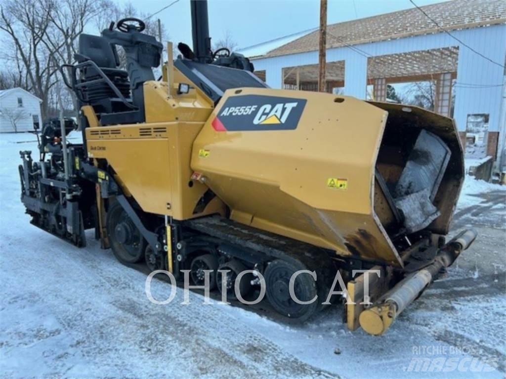 CAT AP555F Pulverizatoare de bitum